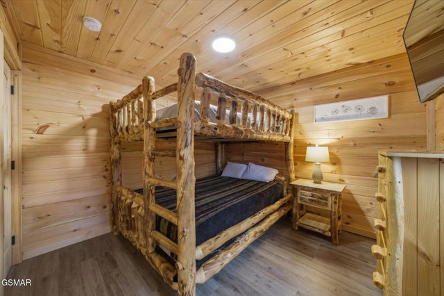 2037 McCarter Drive, Sevierville, TN 37862