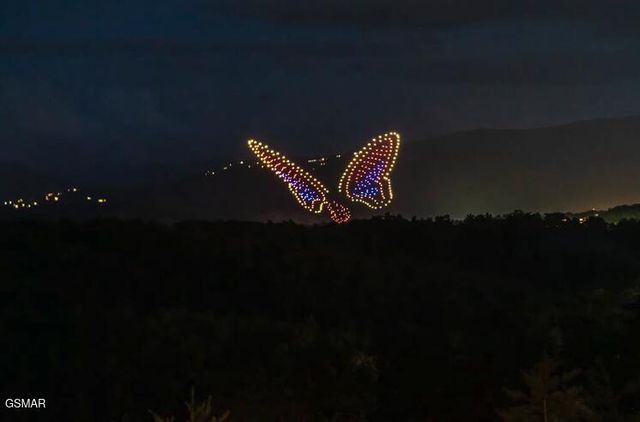 2037 McCarter Drive, Sevierville, TN 37862