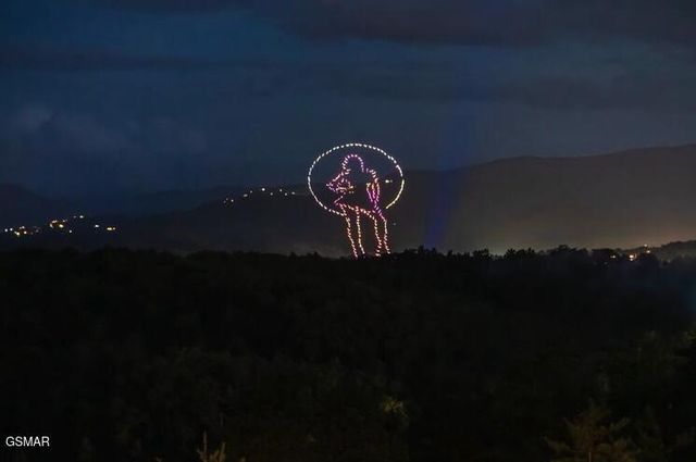 2037 McCarter Drive, Sevierville, TN 37862