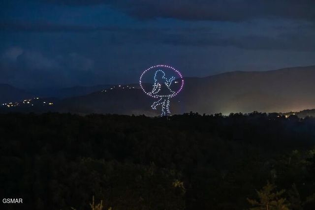 2037 McCarter Drive, Sevierville, TN 37862