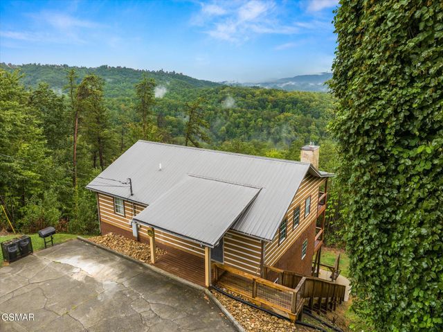 2037 McCarter Drive, Sevierville, TN 37862