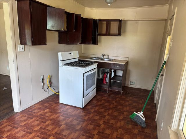 606 E 42nd Street, Houston, TX 77022