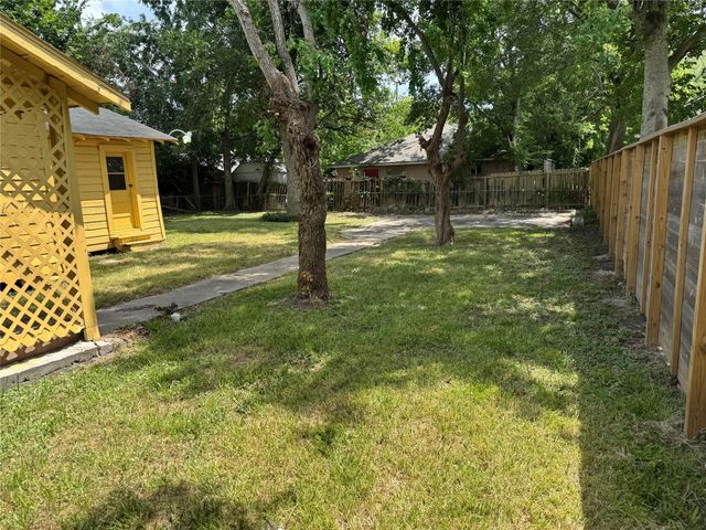 606 E 42nd Street, Houston, TX 77022
