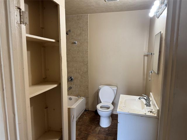 606 E 42nd Street, Houston, TX 77022