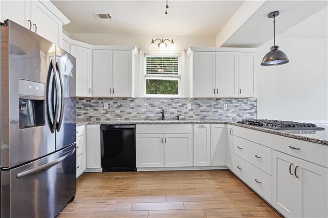 1102 Timber Glen Court SW, Lilburn, GA 30047
