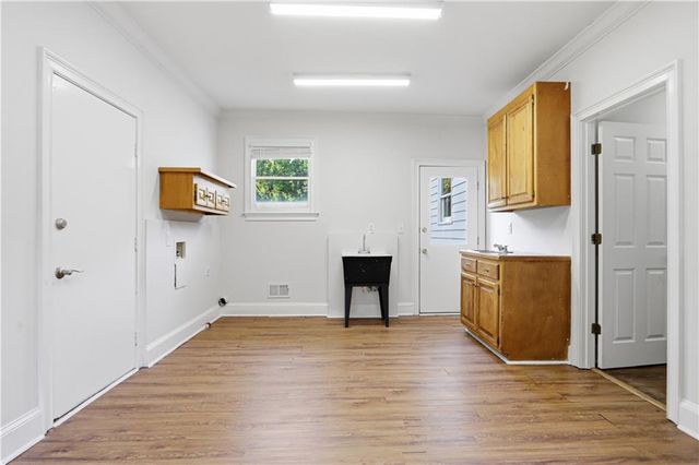 1102 Timber Glen Court SW, Lilburn, GA 30047