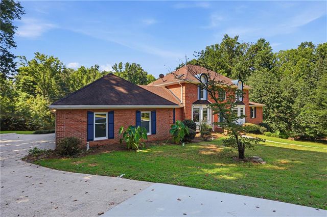 1102 Timber Glen Court SW, Lilburn, GA 30047