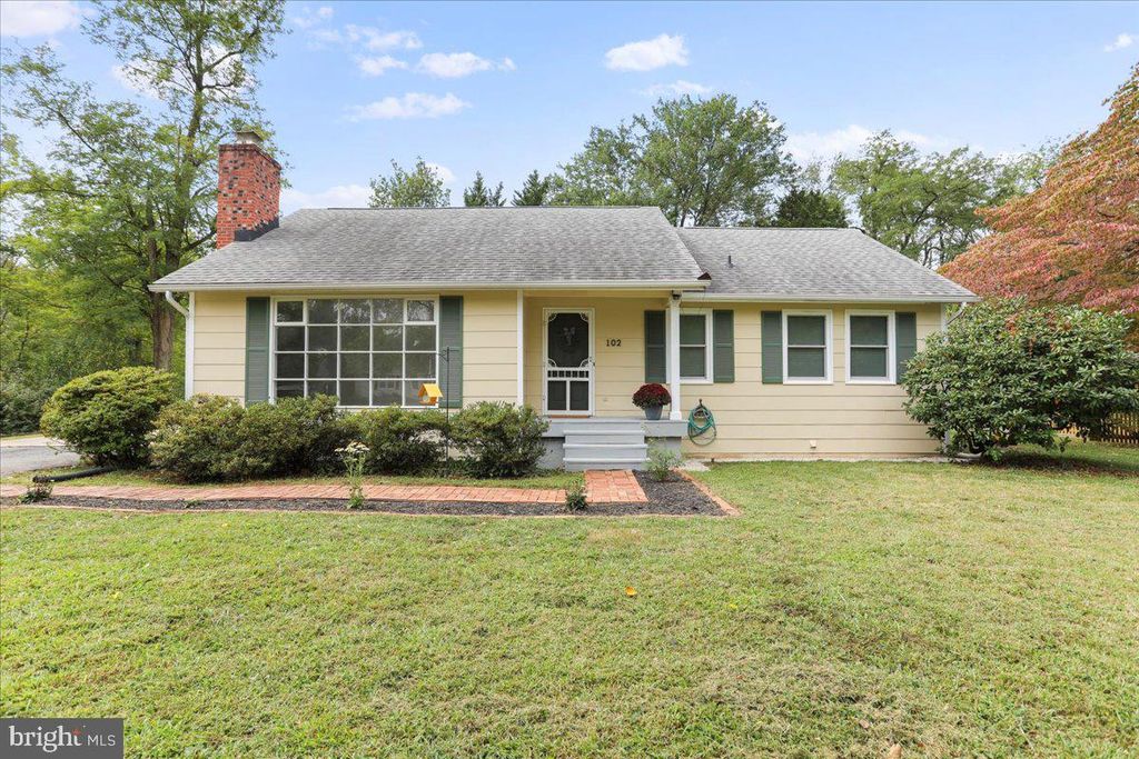 102 WEBHANNET DR, Charles Town, WV 25414