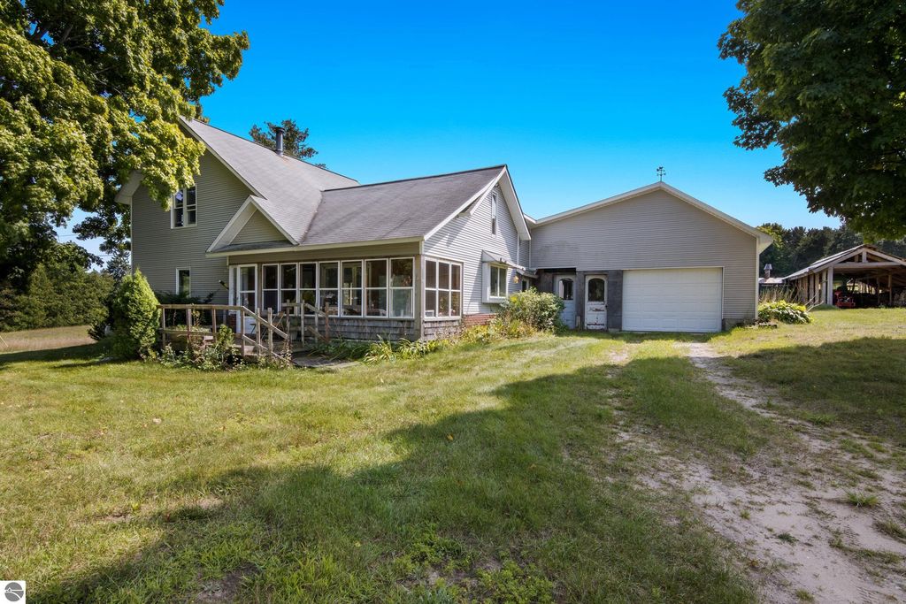 Image 18 of property listing at 9224 E Duck Lake Road, Suttons Bay, MI 49682