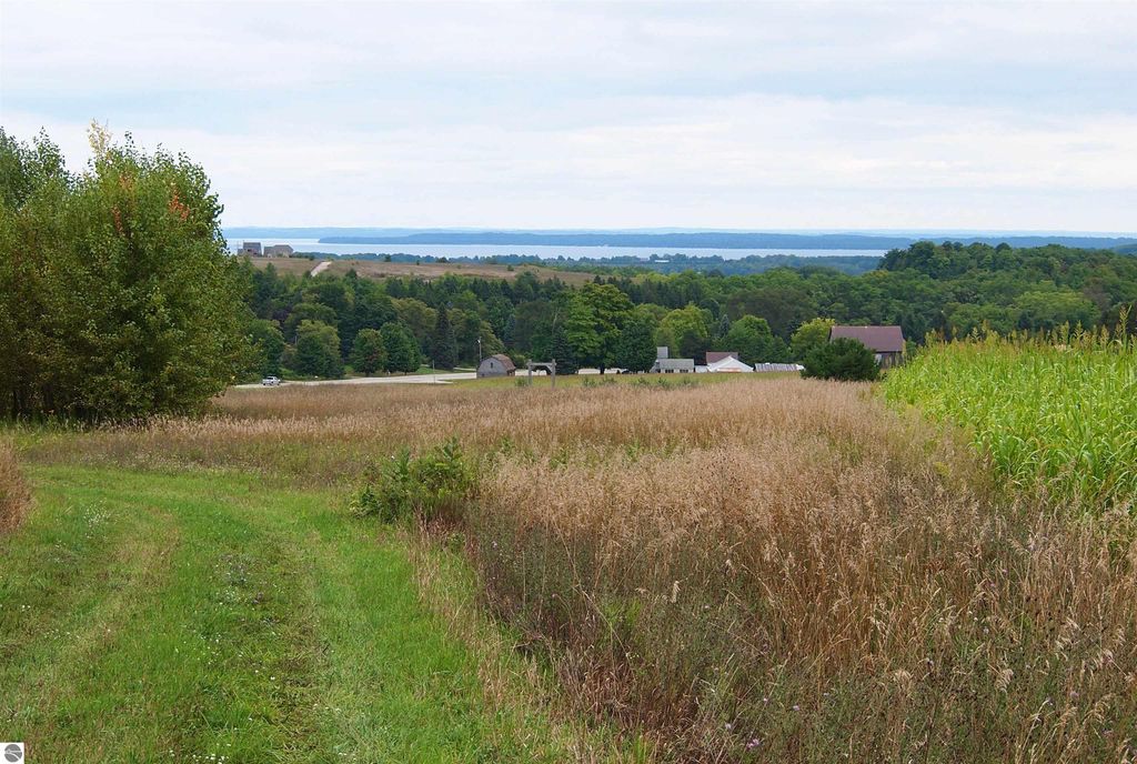 Image 7 of property listing at 9224 E Duck Lake Road, Suttons Bay, MI 49682