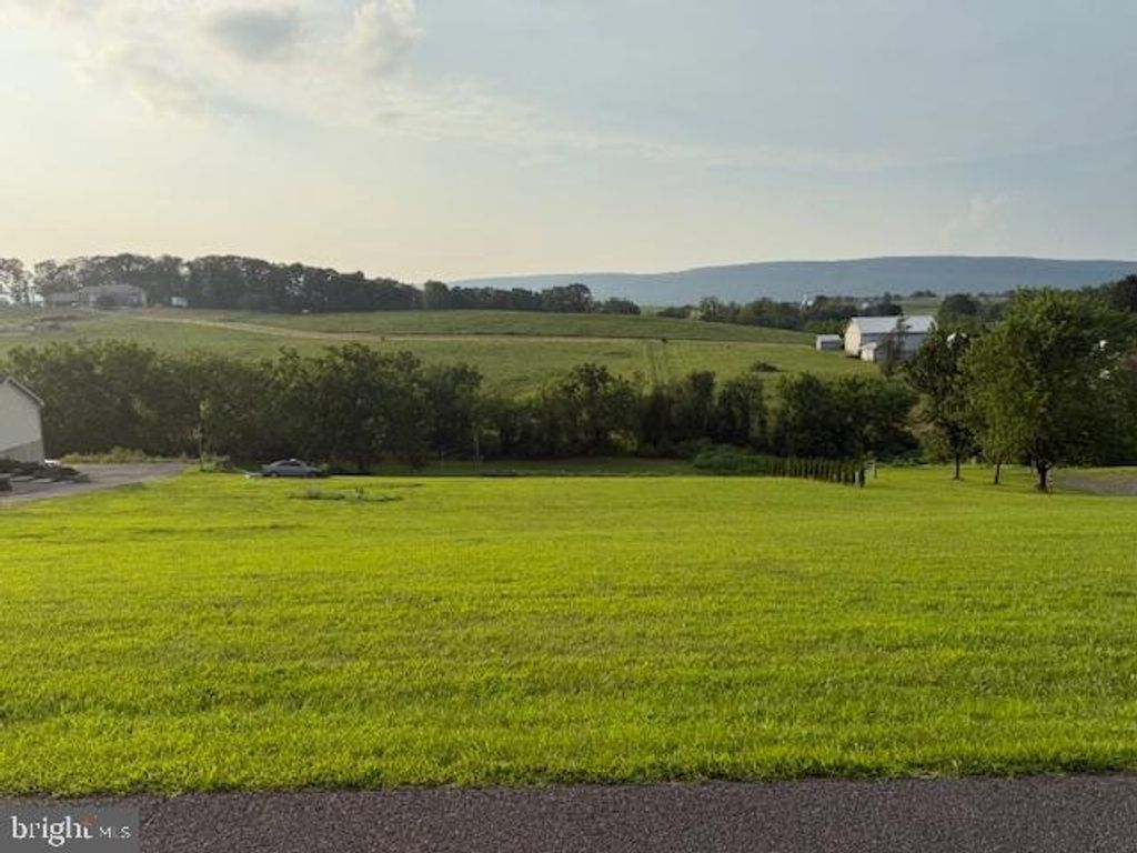 276 A SKYLINE DR, Bernville, PA 19506