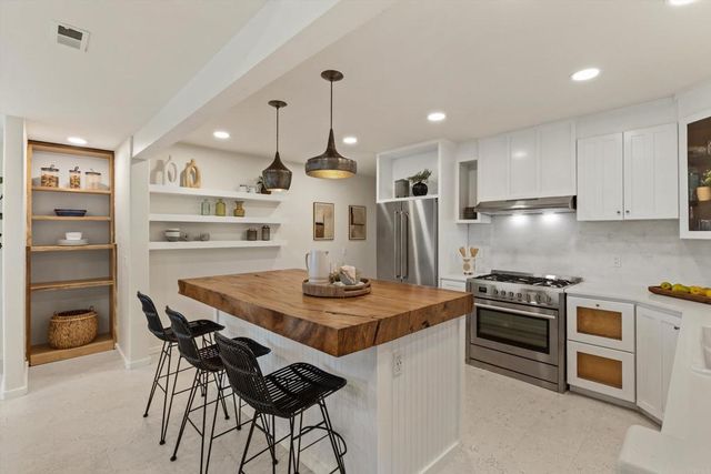 627 Ezee Street, Encinitas, CA 92024