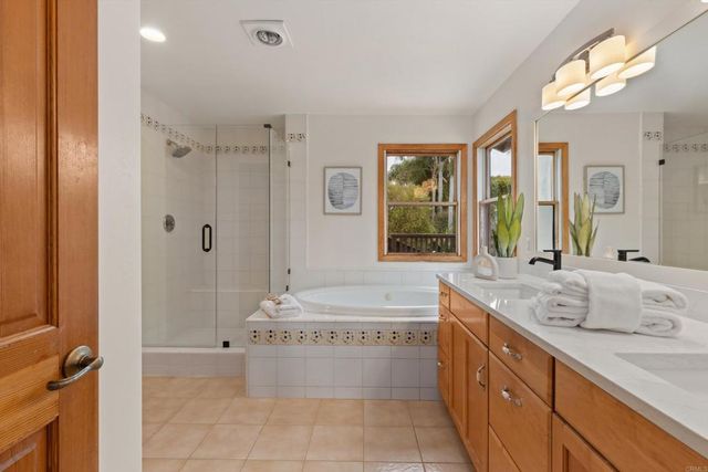 627 Ezee Street, Encinitas, CA 92024
