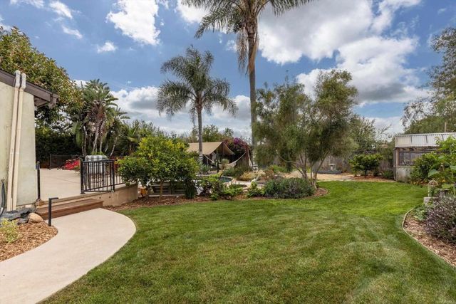 627 Ezee Street, Encinitas, CA 92024
