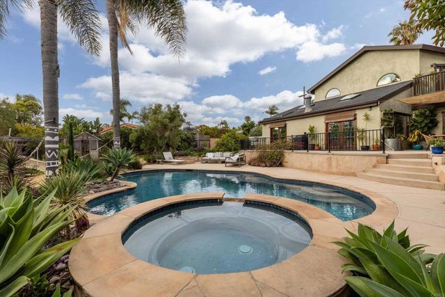 627 Ezee Street, Encinitas, CA 92024