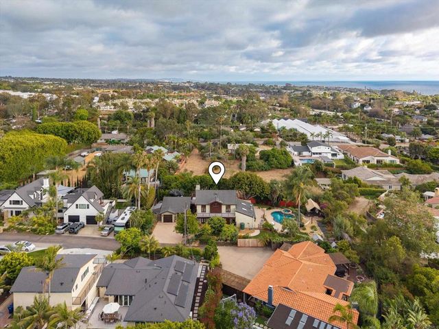 627 Ezee Street, Encinitas, CA 92024
