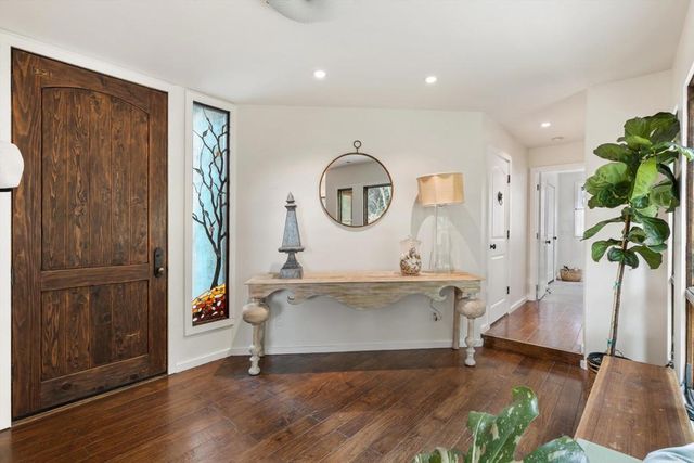 627 Ezee Street, Encinitas, CA 92024