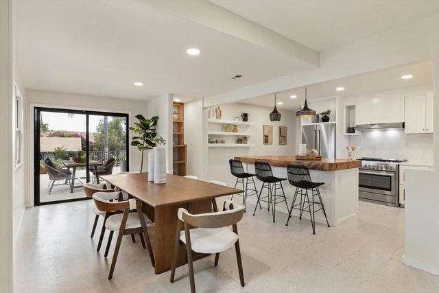 627 Ezee Street, Encinitas, CA 92024