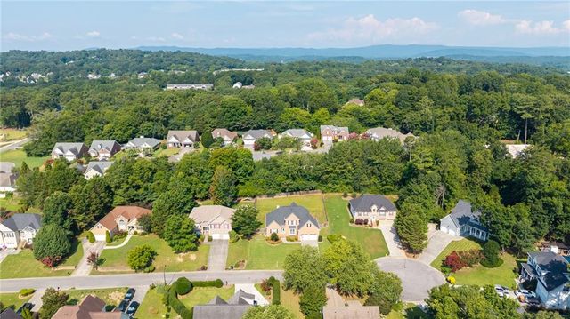 114 Towne Lake Drive NE, Calhoun, GA 30701
