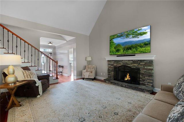 114 Towne Lake Drive NE, Calhoun, GA 30701