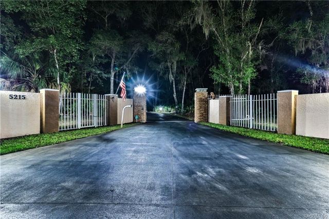 5215 N HONEYCREEK TERRACE, Crystal River, FL 34428