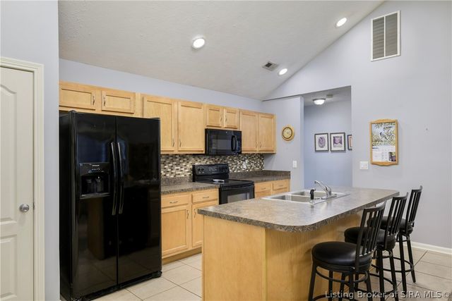 620 W Utica Street 4, Sellersburg, IN 47172