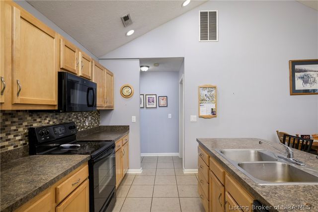 620 W Utica Street 4, Sellersburg, IN 47172