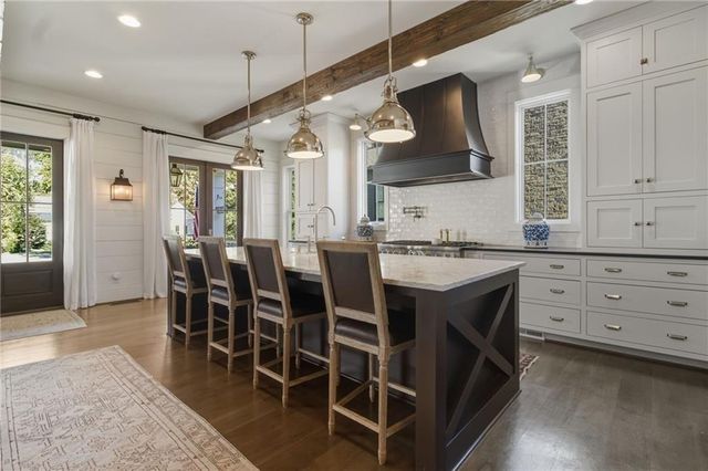 82 Wood Place, Roswell, GA 30075