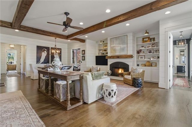 82 Wood Place, Roswell, GA 30075