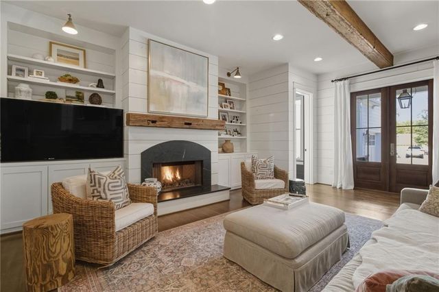 82 Wood Place, Roswell, GA 30075