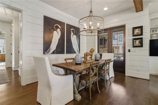 82 Wood Place, Roswell, GA 30075