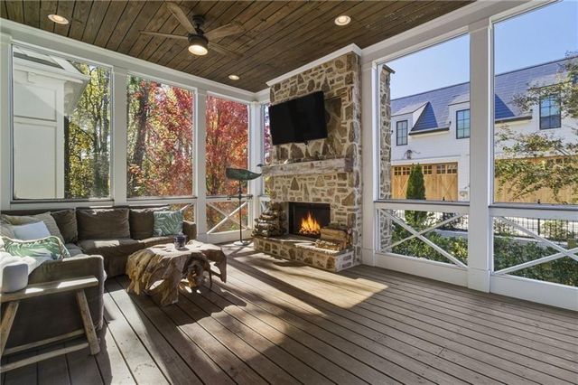 82 Wood Place, Roswell, GA 30075