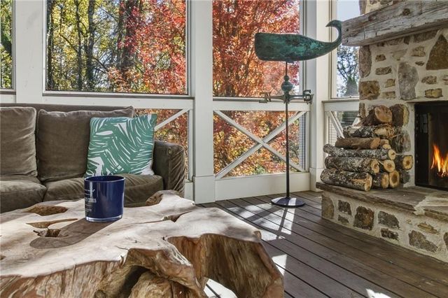 82 Wood Place, Roswell, GA 30075