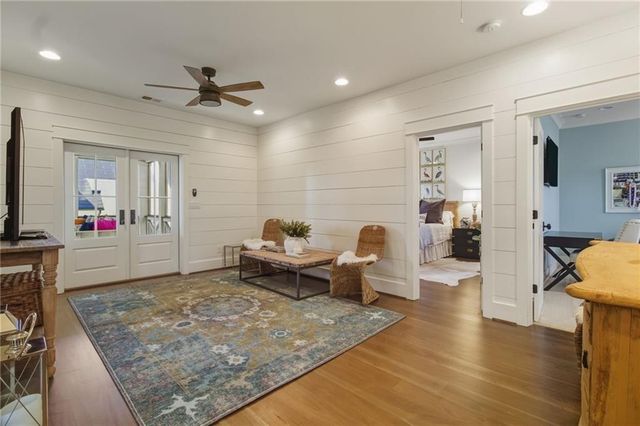 82 Wood Place, Roswell, GA 30075