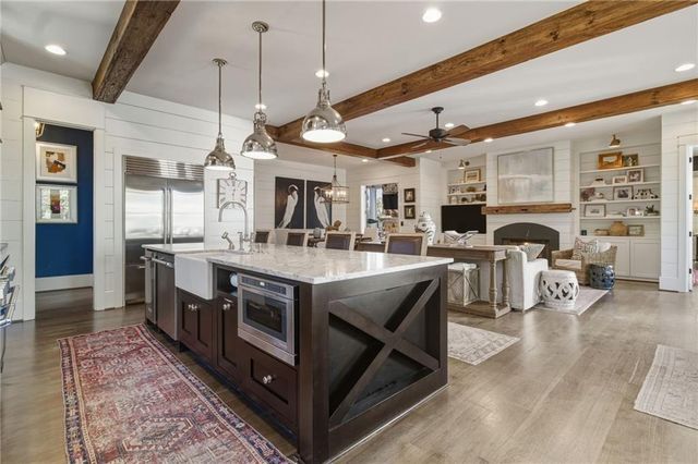 82 Wood Place, Roswell, GA 30075
