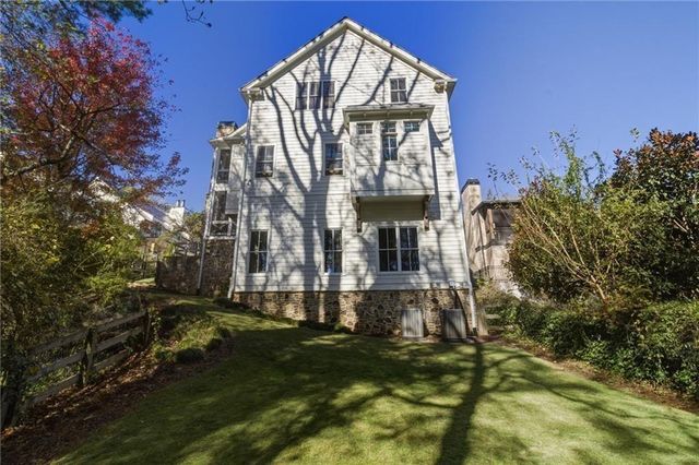 82 Wood Place, Roswell, GA 30075