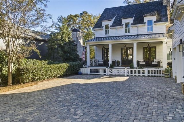 82 Wood Place, Roswell, GA 30075