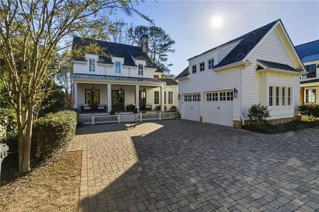 82 Wood Place, Roswell, GA 30075