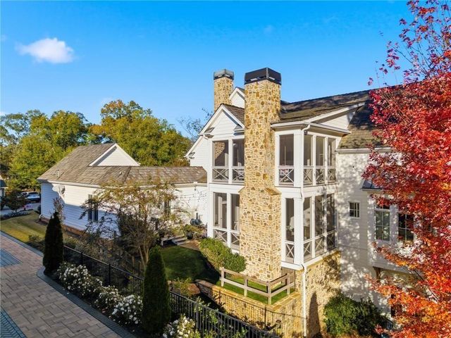 82 Wood Place, Roswell, GA 30075