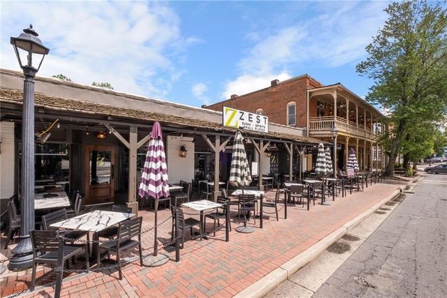 82 Wood Place, Roswell, GA 30075