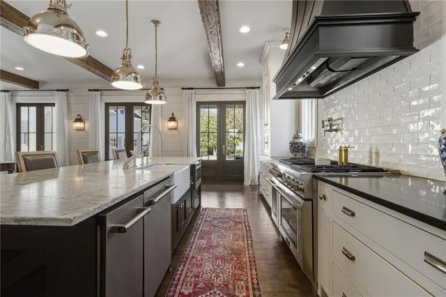 82 Wood Place, Roswell, GA 30075