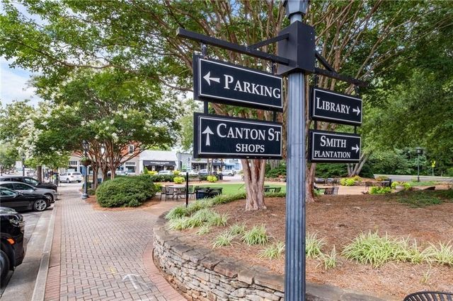 82 Wood Place, Roswell, GA 30075
