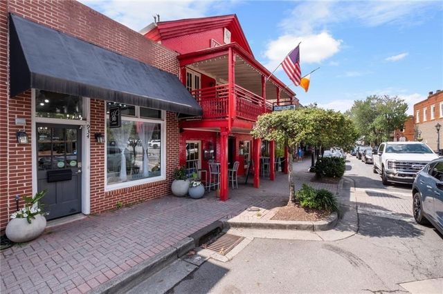 82 Wood Place, Roswell, GA 30075