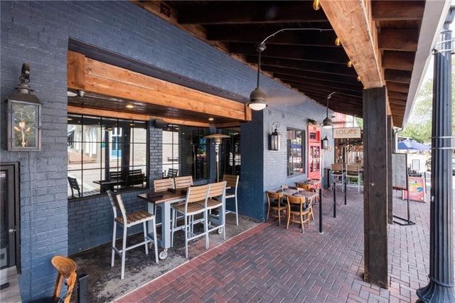 82 Wood Place, Roswell, GA 30075