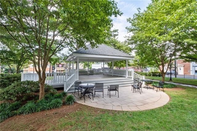 82 Wood Place, Roswell, GA 30075