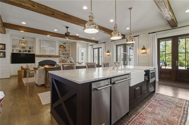 82 Wood Place, Roswell, GA 30075