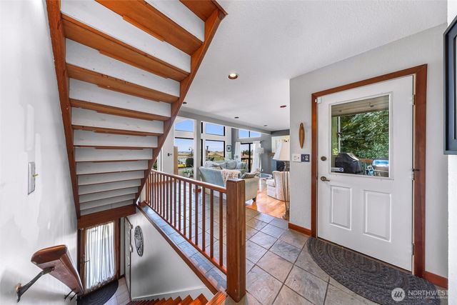 4210 Brant Circle, Anacortes, WA 98221