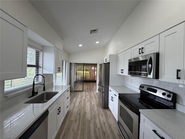 339 PEMBROKE LANE S 228, Venice, FL 34293
