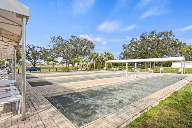339 PEMBROKE LANE S 228, Venice, FL 34293