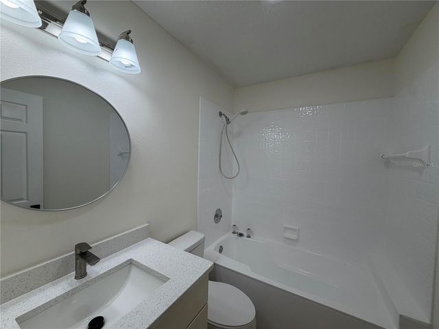 339 PEMBROKE LANE S 228, Venice, FL 34293
